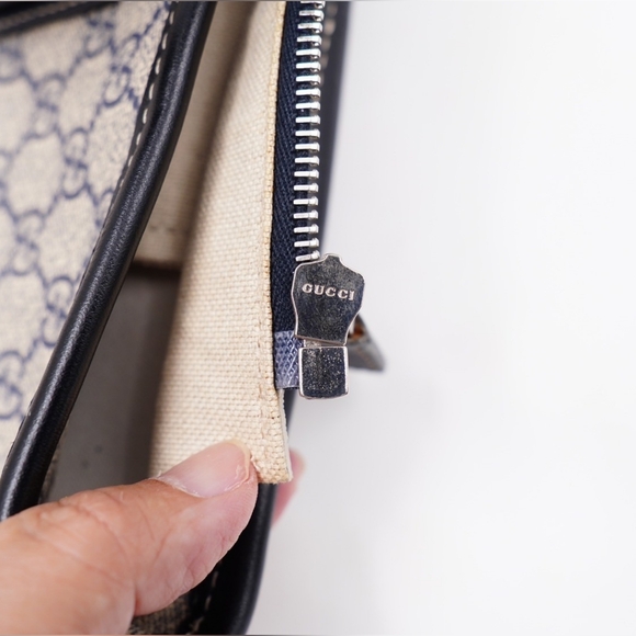 AW41❤️ GUCCI GG Supreme Monogram Zippered Shopping Tote - Picture 14 of 14